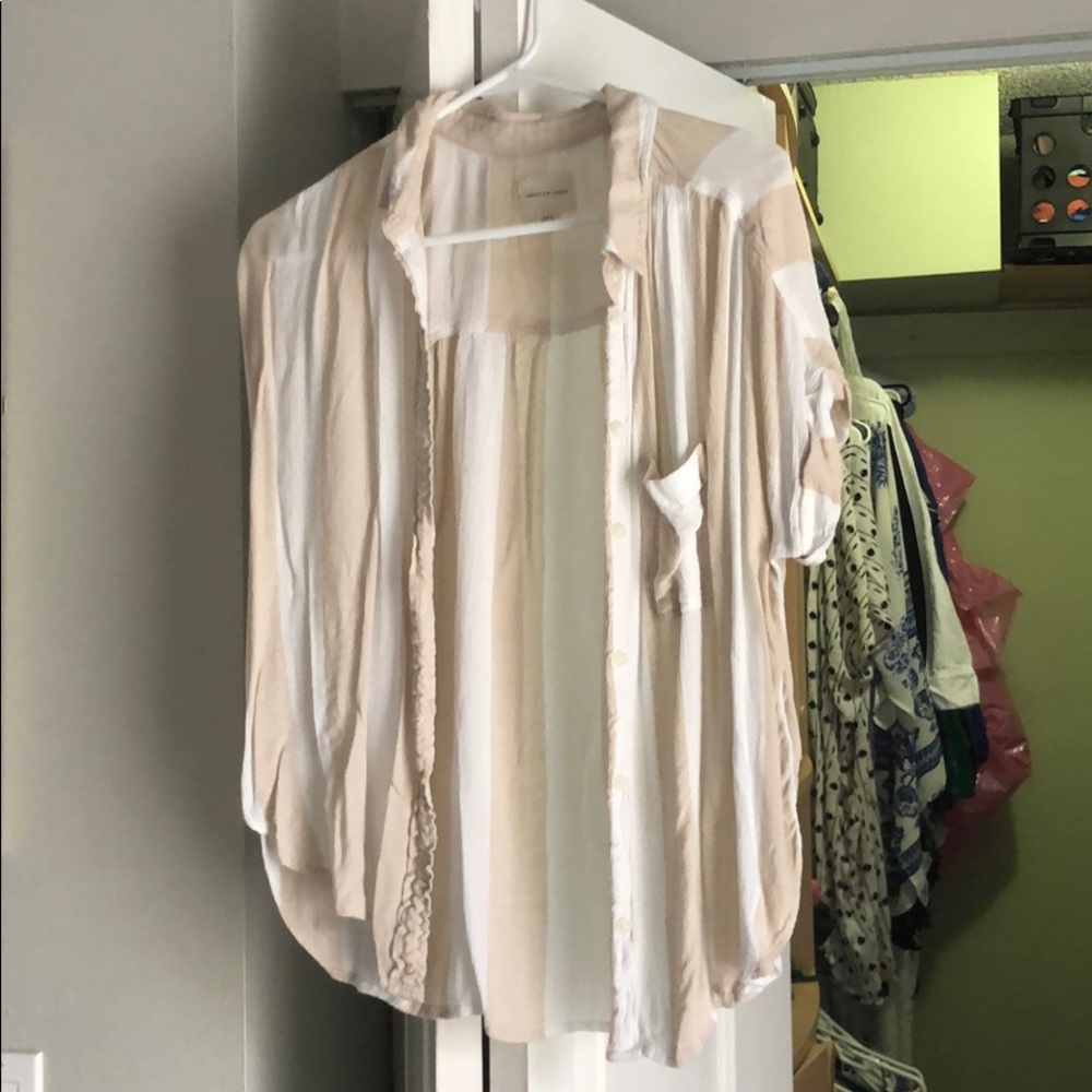 Short sleeve button down